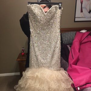 All sequence sweetheart neckline prom dress